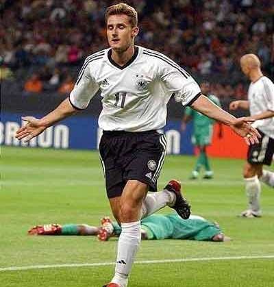 Duc 8-0 Arap-Xeut (Vong bang World Cup 2002) hinh anh