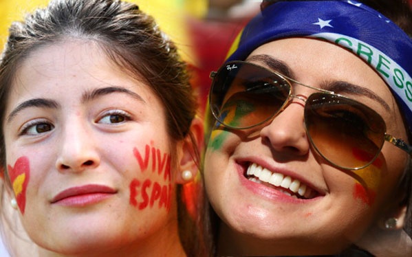 Nu cuoi tuoi roi tro lai voi fan Tay Ban Nha va Australia hinh anh