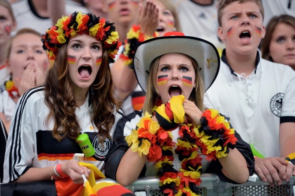 Fan Duc va My mo hoi khi doi nha vao vong 1/8 hinh anh