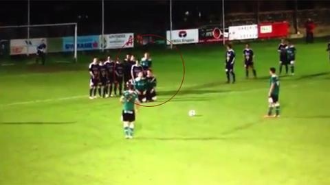 Nhung pha da phat cuoi ra nuoc mat trong lich su bong da hinh anh