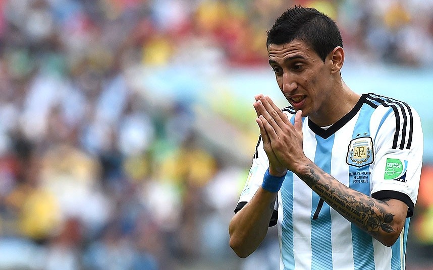 Di Maria mới đây đã đề nghị BLĐ Real cho phép rời Bernabeu để chuyển sang Ngoại hạng Anh thi đấu. Hiện tuyển thủ Argentina đang nằm trong kế hoạch theo đuổi của Arsenal, Man City và Man United.