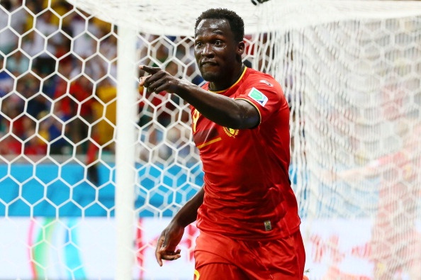 Thế bế tắc của Bỉ chỉ được phá vỡ sau khi Lukaku được tung vào sân ở đầu hiệp phụ thứ nhất. Không chỉ tung ra pha kiến tạo để De Bruyne ghi bàn khai thông bế tắc, Tiền đạo trẻ của Chelsea còn trực tiếp lập công đem lại chiến thắng 2-1 cho Quỷ đỏ.