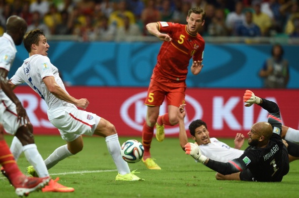 Giống Debuchy, Vertonghen cũng lên công về thủ không biết mệt mỏi trong trận gặp Mỹ. Đặc biệt trong hiệp 2, hậu vệ của Tottenham thường xuyên được xướng tên trong những pha lên bóng của Quỷ đỏ. Nếu không có sự xuất sắc của Howard, có lẽ Vertonghen cũng có được bàn thắng cho riêng mình.
