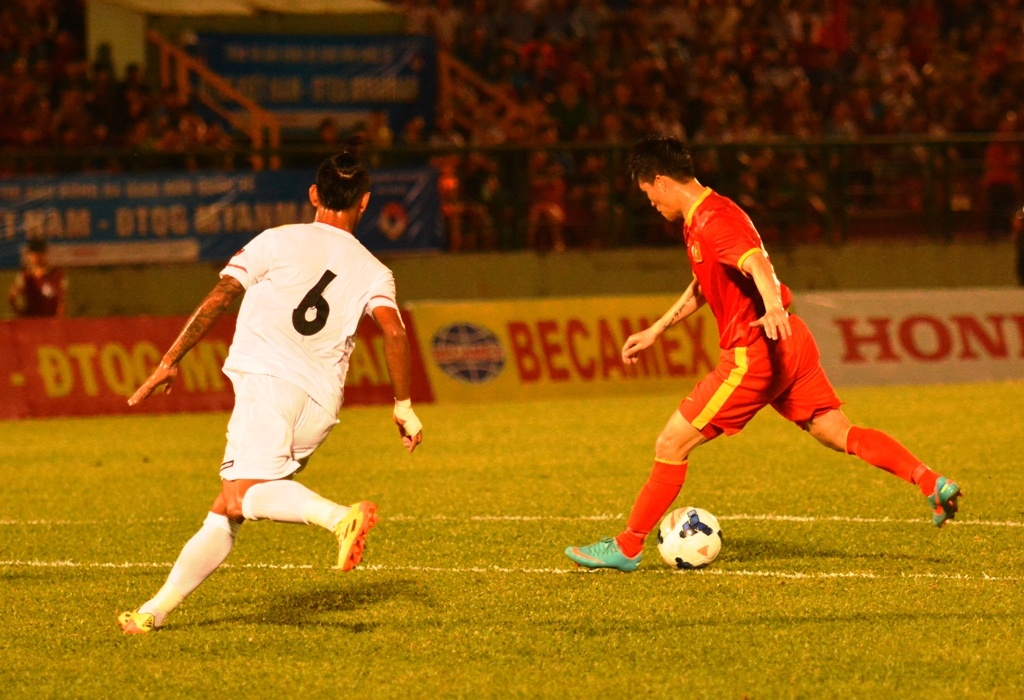 Cong Vinh hoan tat cu hat-trick vao luoi Myanmar hinh anh