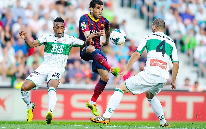 Alves chỉ còn 1 năm hợp đồng với Barca và anh đang muốn chia tay gã khổng lồ xứ Catalunya sau khi World Cup khép lại. Hiện PSG đang theo dõi nhất cử nhất động của hậu vệ người Brazil.