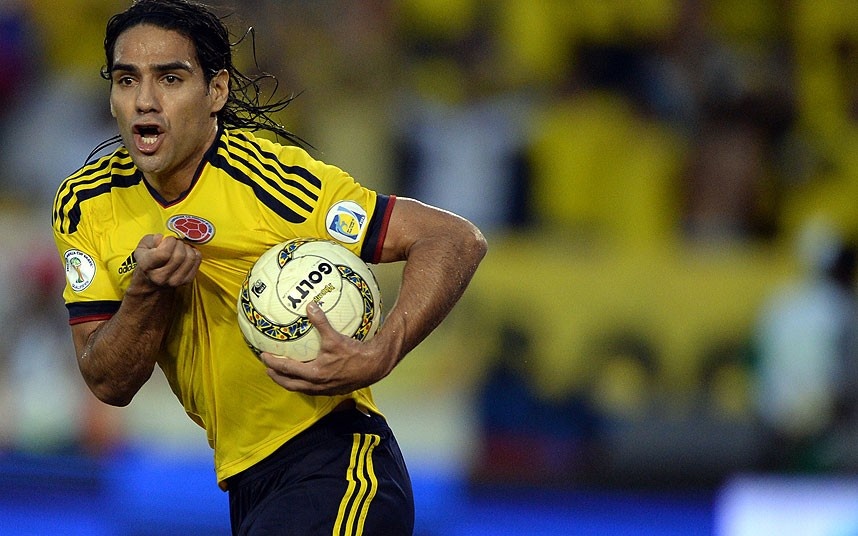 Chấn thương khiến Falcao không thể cùng tuyển Colombia tham dự World Cup. Tuy vậy, tiền đạo của AS Monaco vẫn nhận được sự săn đón của các CLB danh tiếng như Chelsea, Man City và Real Madrid.