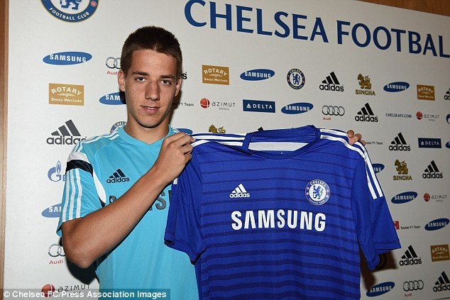 Pasalic là tân binh thứ 3 của  Chelsea trong hè này. Ảnh: 