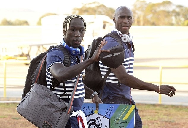 Bacary Sagna (L) and Eliaquim Mangala