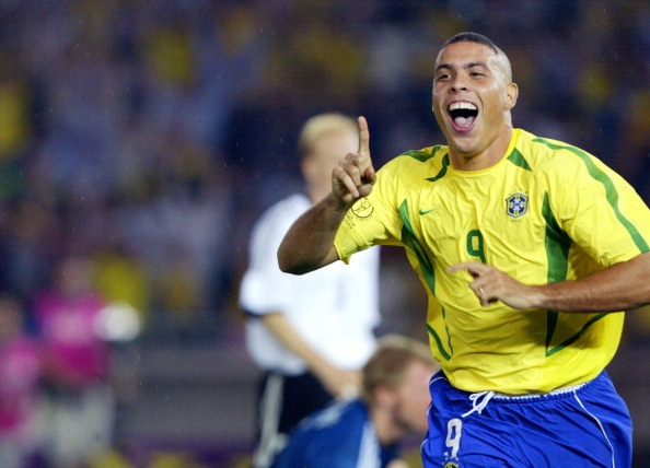 Ronaldo là chủ nhân của 2 bàn thắng vào lưới tuyển Đức trong trận chung kết World Cup 2002.