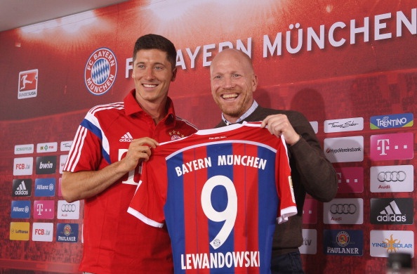 Chuyen nhuong 9/7: Lewandowski chinh thuc ra mat Bayern hinh anh
