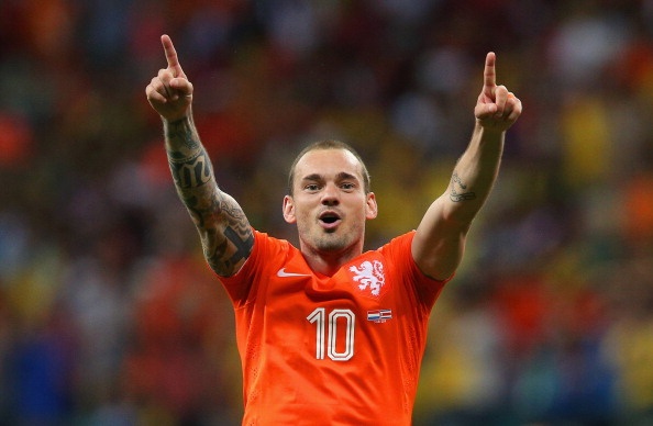 Không phải Robben hay Van Persie, Sneijder mới là người chơi nổi bật nhất trong trận tứ kết gặp Costa Rica. Nếu không bị cột dọc và tài cản phá xuất thần của thủ môn Navas, có lẽ Sneijder đã có thể định đoạt số phận của Costa trong 90 phút chính thức. 