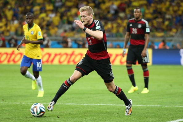 Sau khi vào sân thay cho Klose ở phút 58, Schuerrle đã hoàn thành xuất sắc nhiệm vụ ghi bàn. Chỉ với 28 lần chạm bóng và 2 cú sút, ngôi sao của Chelsea đem về 2 bàn thắng, góp phần vào chiến thắng đậm đà nhất của tuyển Đức tại giải năm nay.