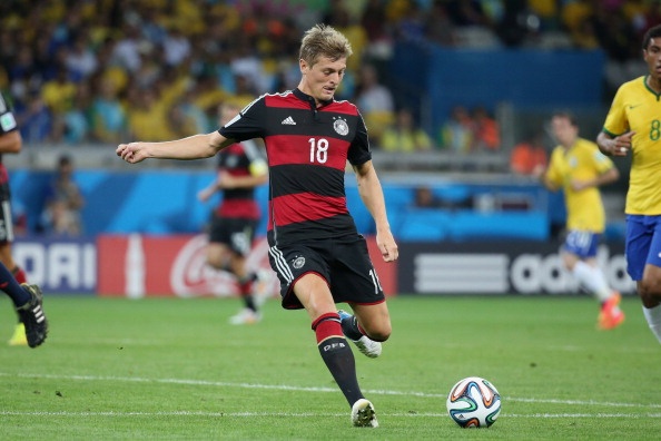Sẽ không quá nếu cho rằng Kroos là cầu thủ chơi hay nhất vòng bán kết. Mục tiêu của Real, Barca và M.U không chỉ lập cú đúp, kiến tạo 1 lần mà còn có tới 4 lần khác mở ra cơ hội cho đồng đội lập công.