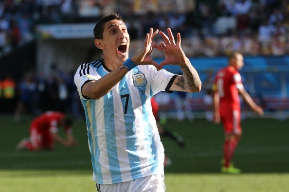 HLV Sabella xác nhận Di Maria đã hoàn toàn bình phục chấn thương và chắc chắn ra sân từ đầu ở trận này. Đây là thông tin cực vui danh cho NHM Argentina, bởi tiền vệ 26 tuổi là một trong những mắt xích quan trọng trong sơ đồ chiến thuật của Albiceleste. Tính đến trước khi dính chấn thương, Di Maria ghi 1 bàn và 10 lần tạo cơ hội cho đồng đội.