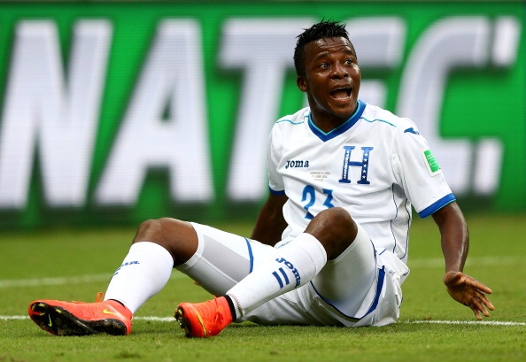 Ngay trong trận ra quân, Honduras đã gây thất vọng khi để thua tan nát 0-3 trước Pháp. Ở trận thứ 2 gặp Ecuador, các chiến binh Catrachos chơi khá khởi sắc vươn lên dẫn trước ở phút 31, song sự hớ hênh nơi hàng phòng ngự khiến họ để thua chung cuộc 1-2. Ở loạt trận cuối, đội quân HLV  Luis Fernando Suarez tiếp tục thua 0-3 trước Thụy Sỹ để rồi xách va ly về nước trong khi ba đại diện khác của CONCACAF khác là Mỹ, Mexico và Costa Rica đều giành quyền đi tiếp.