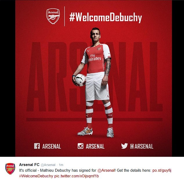 CLB Arsenal chào đón Debuchy trên Twitter.