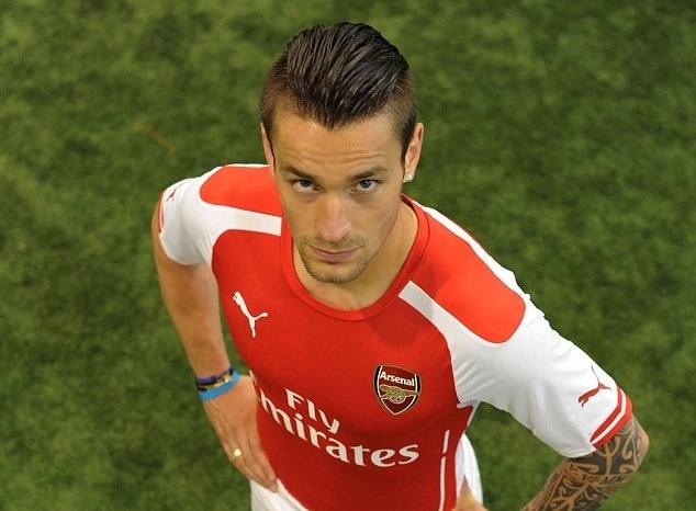 Debuchy sẽ thay thế