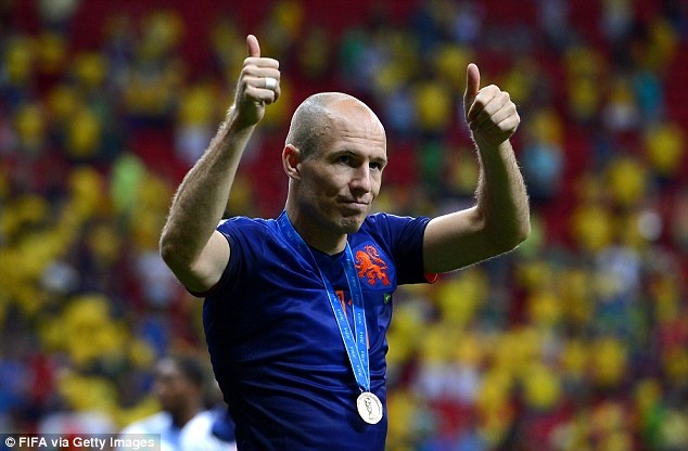 Robben có thể bị chỉ trích về những pha ăn vạ, đặc biệt là ở trận gặp Mexico tại vòng 1/8 World Cup 2014. Tuy nhiên, không ai phủ nhận tài năng của ngôi sao 30 tuổi người Hà Lan. 21 bàn thắng cùng 15 pha kiến tạo (3 bàn cùng 1 pha kiến tạo tại World Cup 2014) của Robben đã giúp Bayern vô địch Bundesliga, cúp Quốc gia, FIFA World Cup Club và giúp đội tuyển Hà Lan giành vị trí thứ 3 World Cup.