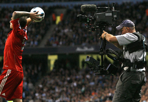 Các CLB NH Anh mạnh tay mua sắm là bởi họ nhạn được khoản tiền kếch xù từ các bản quyền truyền hình.