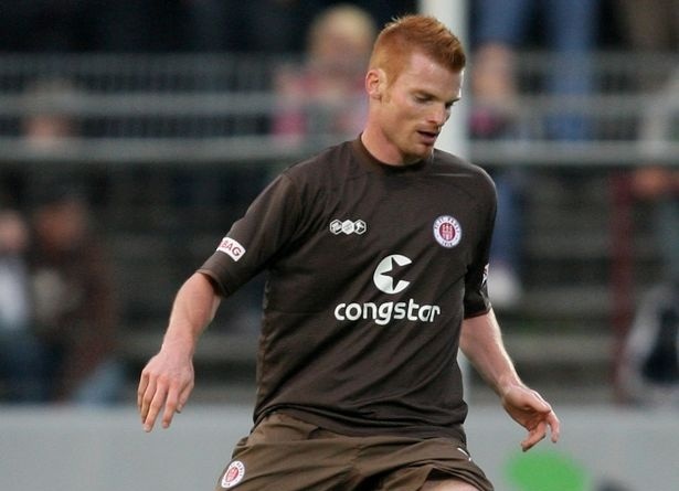 Cau thu bong da Duc tu tu vi tram cam hinh anh