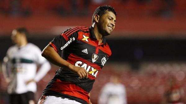 Cuu sao Arsenal bi CDV danh nhu tu vi thi dau qua te hinh anh