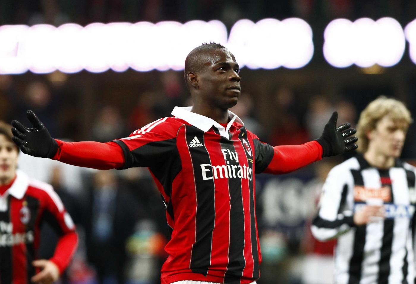 Tài năng của Balotelli đã được khẳng định trong màu áo Man City. Sau khi trở lại Serie A khoác áo AC Milan, Balotelli tiếp tục thể hiện tài săn bàn đáng sợ với 12 bàn thắng sau 13 trận ở nửa sau mùa 2012/13. Mùa vừa qua, Super Mario khai hỏa 14 lần sau 30 trận. Tuy vậy, Balotelli vẫn không được dự Champions League chỉ vì thành tích kém cỏi của Milan.