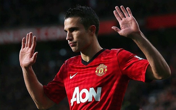 Van Persie là Vua phá lưới hai mùa liên tiếp (2011/12 và 2012/13). Tuy vậy, chân sút 30 tuổi lại không được phép tham dự Champions League mùa 2014/15 chỉ vì thành tích nghèo nàn của M.U ở mùa trước. Đây là điều đáng tiếc bởi tại World Cup vừa qua, Van Persie cũng chơi rất ấn tượng khi ghi 4 bàn cho ĐT Hà Lan.