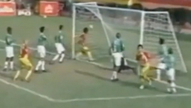 James Rodriguez ghi ban tu cham phat goc hinh anh