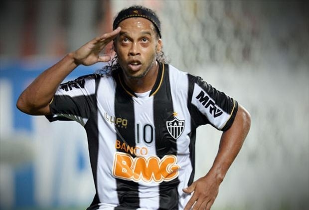 Co hoi so huu Ronaldinho mo toang voi moi CLB hinh anh
