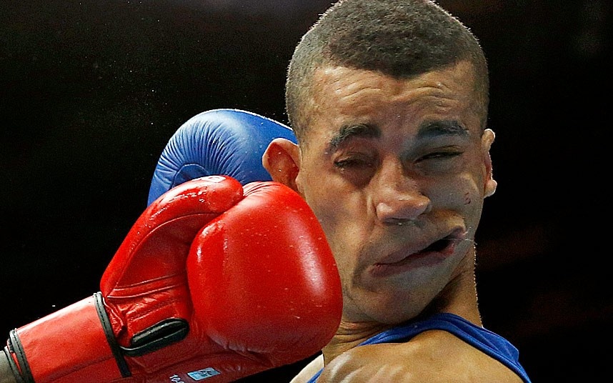 Nhung guong mat bien dang hai huoc cua sao the thao hinh anh