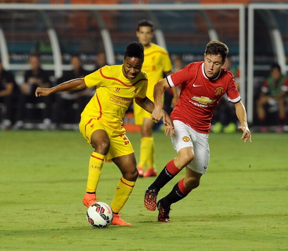 Herrera được M.U để mắt từ hè trước nhưng chỉ tới khi Van Gaal đặt chân đến Old Trafford, ngôi sao người Tây Ban Nha mới được mua về. Ngay ở những trận đầu tiên trước thềm mùa giải mới, cựu cầu thủ Bilbao đã cho thấy sự hòa nhập cực tốt vào lối chơi của M.U. Với những gì đã thể hiện trên đất Mỹ, tiền vệ 24 tuổi hứa hẹn sẽ giúp Quỷ đỏ tìm lại được sự nguy hiểm vốn có dưới triều đại Sir Alex Ferguson.