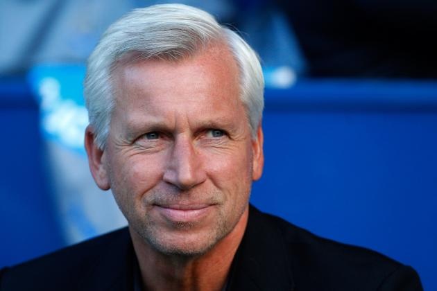 Đây là mùa thứ 5 Alan Pardew dẫn dắt Newcastle. Điều đó chứng tỏ nhà cầm quân này nhận được niềm tin đặc biệt từ BLĐ đội bóng. Tuy nhiên, nếu làm xấu hình ảnh Chích chòe như mùa trước (húc đầu vào cầu thủ), có thể Pardew sẽ phải ra ở mùa năm nay.