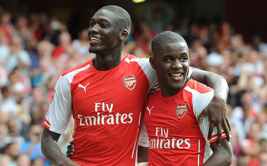 Giroud được Wenger ưu ái nhưng anh chưa tìm được thể lực tốt nhất. Nếu chân sút người Pháp vắng mặt, liệu Giáo sư có trao cơ hội đá cắm cho tân binh Alexis Sanchez hay Yaya Sanogo, người ghi 4 bàn vào lưới Benfica. Ngoài ra, tài năng trẻ Joel Campbell cũng khiến Wenger phải cân nhắc.