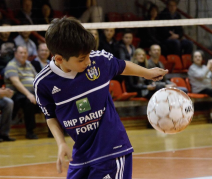 Nhung pha di bong kho tin cua 'Messi Italy' hinh anh