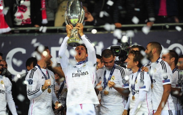 Real 2-0 Sevilla: Ronaldo dua Sieu cup ve Madrid hinh anh