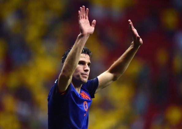 Van Persie chơi không thành công ở mùa 2013/14 do chấn thương. Dẫu vậy, ngôi sao người Hà Lan vẫn kịp ghi 12 bàn/21 trận. Mùa giải năm nay, cựu sao Arsenal được kỳ vọng sẽ tìm lại sự nguy hiểm vốn có khi anh được làm việc bên cạnh ông thầy yêu thích Louis Van Gaal. Giới chuyên môn nhận định Van Persie sẽ ghi trên 20 bàn ở mùa này.