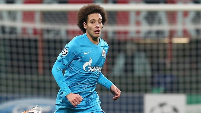 Hè 2012, Witsel là mục tiêu theo đuổi của một loạt CLB hàng đầu châu Âu như Arsenal, M.U, Chelsea, Real và Barcelona, tuy nhiên, tiền vệ người Bỉ quyết định gia nhập Zenit với mức phí chuyển nhượng 40 triệu euro. Có vẻ như đây là sự lựa chọn sai lầm của ngôi sao 25 tuổi, bởi tên tuổi của anh rất hiếm khi được nhắc đến kể từ khi khoác áo đội bóng Nga.