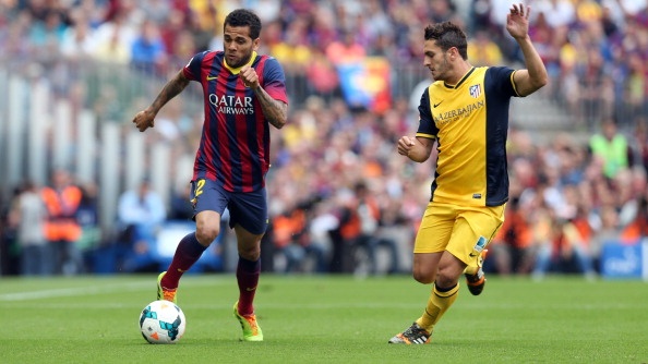 Tính đến thời điểm này, Alves vẫn là hậu vệ phải đắt giá nhất thế giới. Để sở hữu ngôi sao người Brazil, Barca đã phải trả cho Sevilla 35 triệu euro năm 2008. Đổi lại, lão tướng 31 tuổi góp phần giúp CLB chủ sân Nou Camp giành tới 16 danh hiệu sau 6 năm.