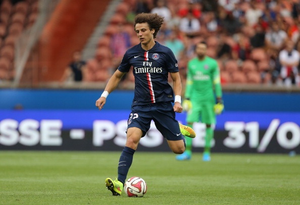 Bất chấp Luiz bị xem là người thừa ở Chelsea song PSG vẫn bỏ ra 50 triệu euro để biến tuyển thủ người Brazil thành trung vệ đắt giá nhất thế giới vào tháng 6 vừa qua. Tính hiệu quả trong thương vụ này đang bị nghi ngờ, bởi cựu ngôi sao Benfica thi đấu rất nhạt nhòa tại World Cup 2014 vừa qua.