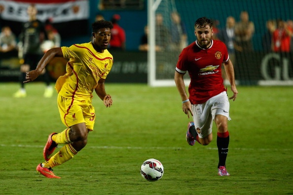 Với quyết tâm tăng cường sức mạnh cho Quỷ đỏ, ban lãnh đạo M.U đã bỏ ra 37 triệu euro để đón Luke Shaw về từ Southampton. Với những màn trình diễn thuyết phục trong màu áo Saint, sao mai 19 tuổi hứa hẹn sẽ khỏa lấp tốt khoảng trống đàn anh Patrice Evra để lại.