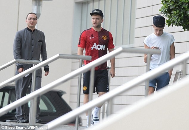 Hậu vệ trái người Anh Luke Shaw trở thành tài năng trẻ đắt giá nhất thế giới. Anh gia nhập M.U từ Southampton với mức phí chuyển nhượng lên đến 31,5 triệu bảng. Tuy nhiên, sao mai 19 tuổi vẫn chưa có trận đấu chính thức nào cùng M.U do dính chấn thương gân khoeo trong chuyến du đấu trên đất Mỹ.