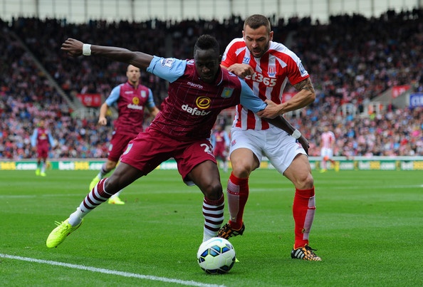 Cissokho từng gây ấn tượng mạnh trong màu áo Lyon, nhưng tại Valencia anh lại không thường xuyên được trọng dụng nên bị đem cho Liverpool mượn ở mùa trước. Hôm 8/8 vừa qua, Aston Villa quyết định rút hầu bao để giải phóng ngôi sao người Pháp khỏi Mestalla. Trong 2 trận đầu tiên tại Premier League, hậu vệ 26 tuổi đều có tên trong danh sách thi đấu của Aston Villa và giúp CLB thu về 4 điểm.