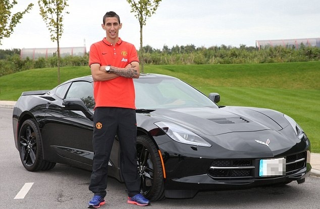 Bóng đá là kinh doanh, điều này không sai. Tuy nhiên, M.U quá chú trọng vào những thứ bên ngoài sân cỏ mà không quan tâm đến việc gia cố đội hình. Di Maria chụp ảnh ra mắt kèm theo mục tiêu quảng cáo cho hãng xe hơi Chevrolet là điều tốt, nhưng điều mà M.U cần làm lúc này vẫn là bài toán nhân sự.