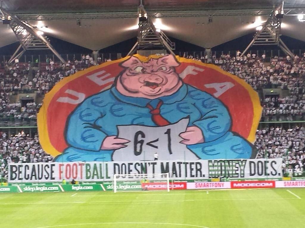 CDV choi chu 6 nho hon 1 de cham biem UEFA hinh anh