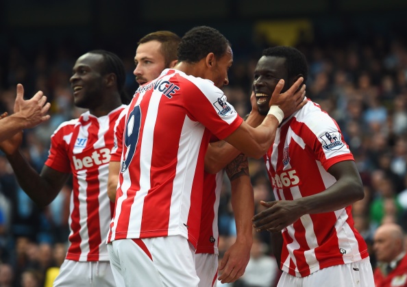 Man City 0-1 Stoke: Man xanh chiu cu vap dau tien hinh anh