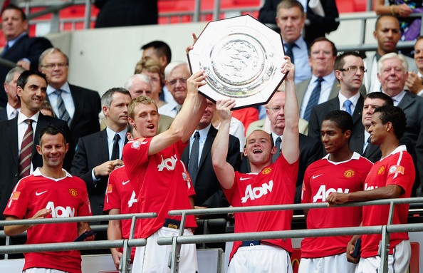 Trong 10 năm chơi bóng tại Old Trafford, Rooney 3 lần giơ cao Community Shield nhưng không một lần giành FA Cup.