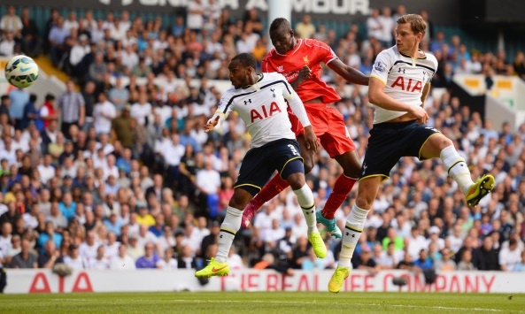 Balotelli ra mat, Liverpool dai thang Tottenham 3-0 hinh anh