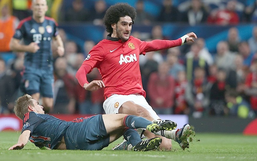 Hè năm ngoái, M.U bỏ ra 27,5 triệu bảng để chiêu mộ Fellaini từ Everton. Nhưng tiền vệ người Bỉ chỉ mang lại những nỗi thất vọng cho NHM Quỷ đỏ trong một năm qua. HLV Van Gaal rất muốn nhượng lại ngôi sao này nhưng chẳng đội bóng nào muốn rước “Tóc xù” bởi anh đang trong cảnh dưỡng thương. Nhiều khả năng Fellaini sẽ chia tay M.U trong kỳ chuyển nhượng mùa đông.