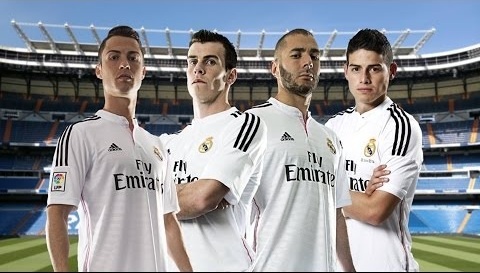 Chính sách Galacticos của Chủ tịch Florentino Perez giúp Real tạo ra những “siêu bom tấn” trên thị trường chuyển nhượng với những cái tên như Kaka, Cristiano Ronaldo, Gareth Bale và gần nhất là James Rodriguez. Dựa vào những siêu sao này, danh tiếng của Kền kền trắng không ngừng được củng cố. Đó cũng chính là lý do tại sao Real thống trị về doanh số bán áo với 1.580.000 chiếc mỗi năm.