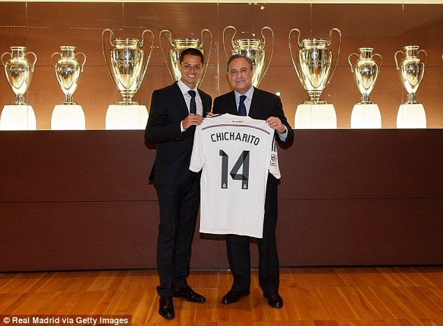 Chicharito hao hung trong ngay ra mat Real hinh anh